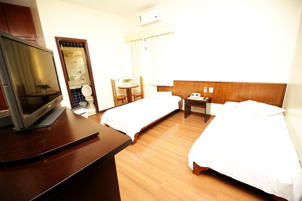 Galatas Central Hotel Patos de Minas Zewnętrze zdjęcie