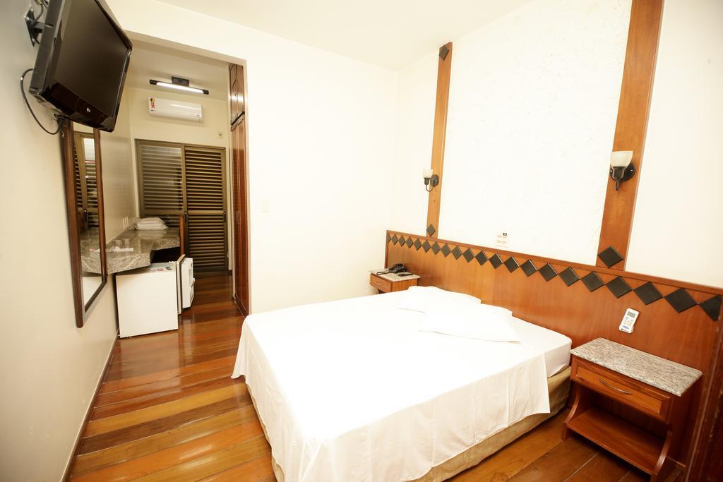 Galatas Central Hotel Patos de Minas Zewnętrze zdjęcie