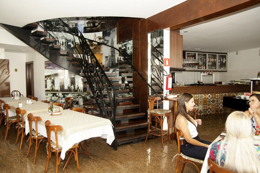 Galatas Central Hotel Patos de Minas Zewnętrze zdjęcie