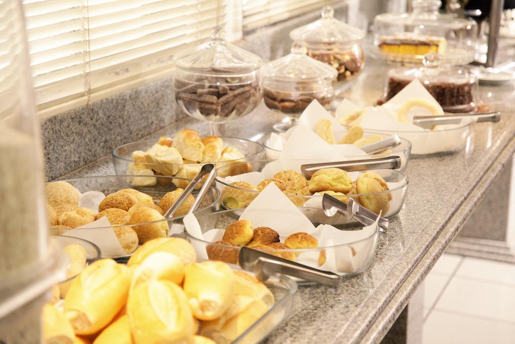 Galatas Central Hotel Patos de Minas Zewnętrze zdjęcie