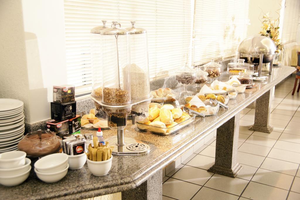Galatas Central Hotel Patos de Minas Zewnętrze zdjęcie
