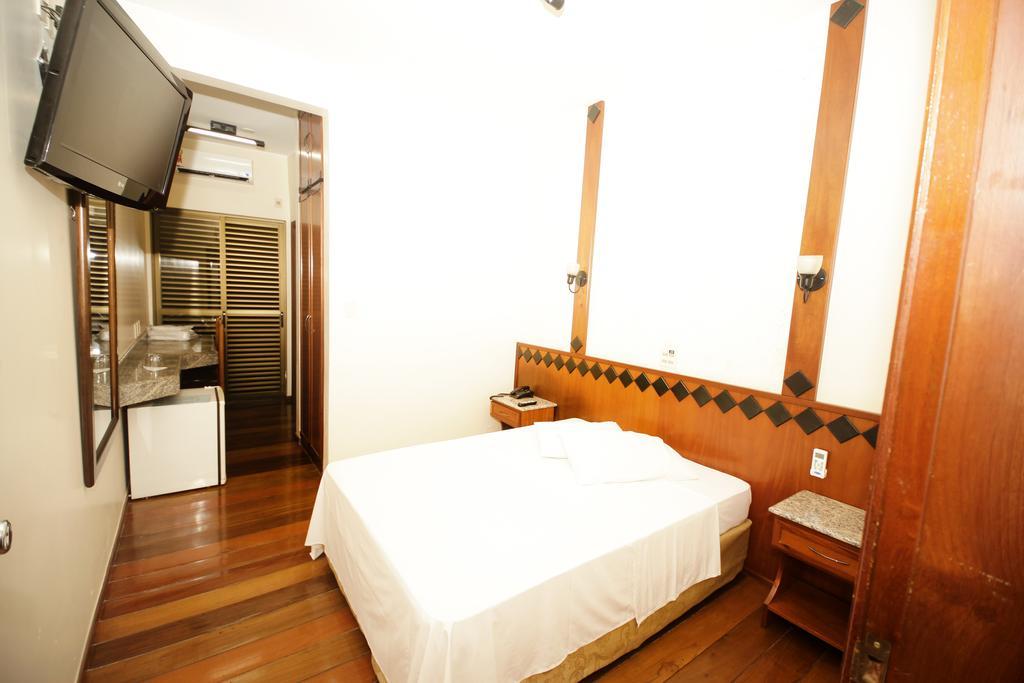 Galatas Central Hotel Patos de Minas Zewnętrze zdjęcie